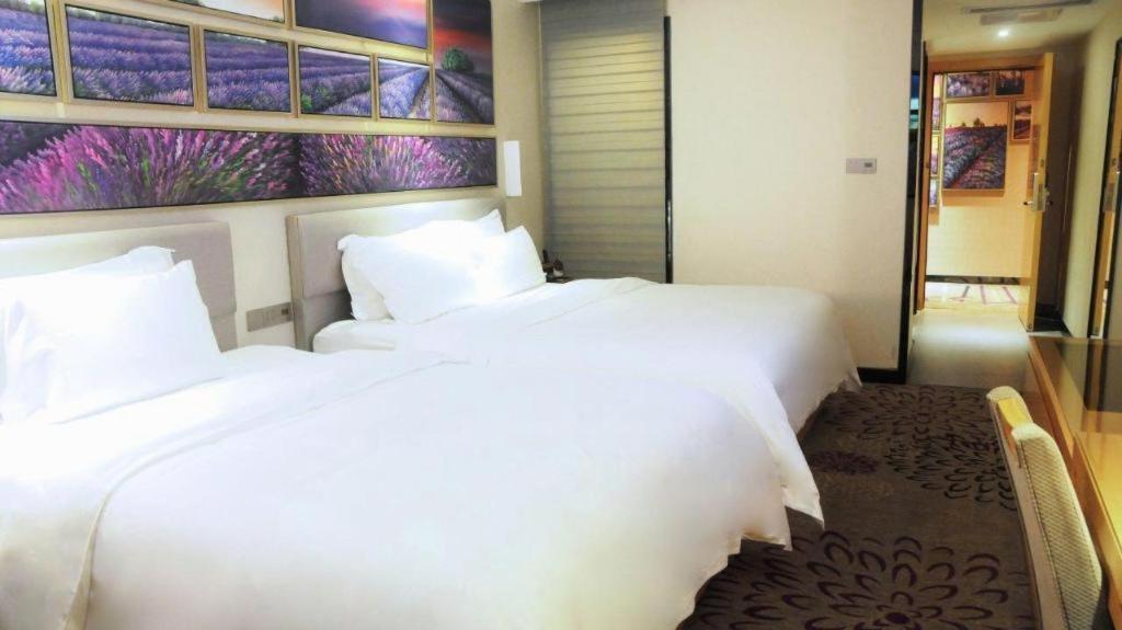 Lavande Hotel Guangzhou Shangxiajiu Pedestrian Street Hualin Temple Metro Station Bagian luar foto